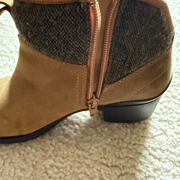 Merrell Brown Ankle Boots - Picture 6 of 9